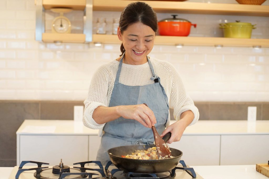 スポーツ料理研究家・村野明子さんの思ひでごはん~ピンク色の魔法~QBBのおいしい話