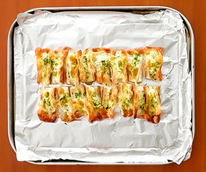 簡単おつまみ、トースターで竹輪のチーズ焼き