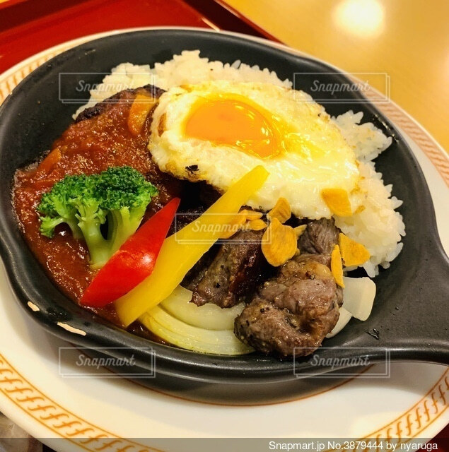 おいしそうな料理・にみえて、実はケーキなんですROOMIE ルーミー