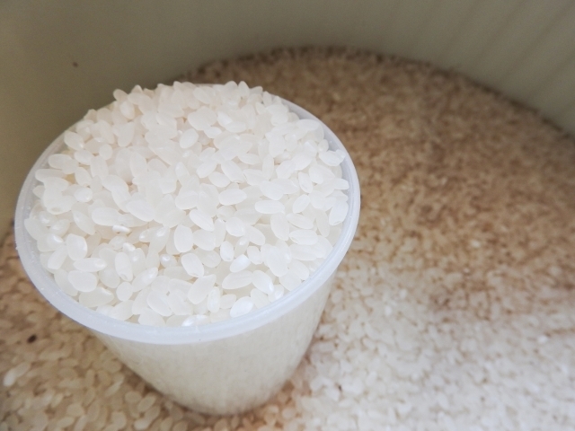 計量カップがない時の代用品は？米や水、料理に使う粉類のはかり方を紹介Shufoo!プラス