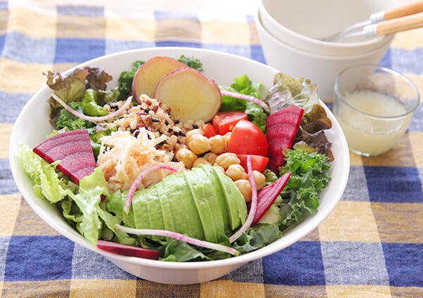 雑穀とカリカリごぼうのサラダ おぼんdeごはん 東京スカイツリータウン・ソラマチ店 の口コミ一覧おいしい！が増えるグルメアプリ「SARAH」