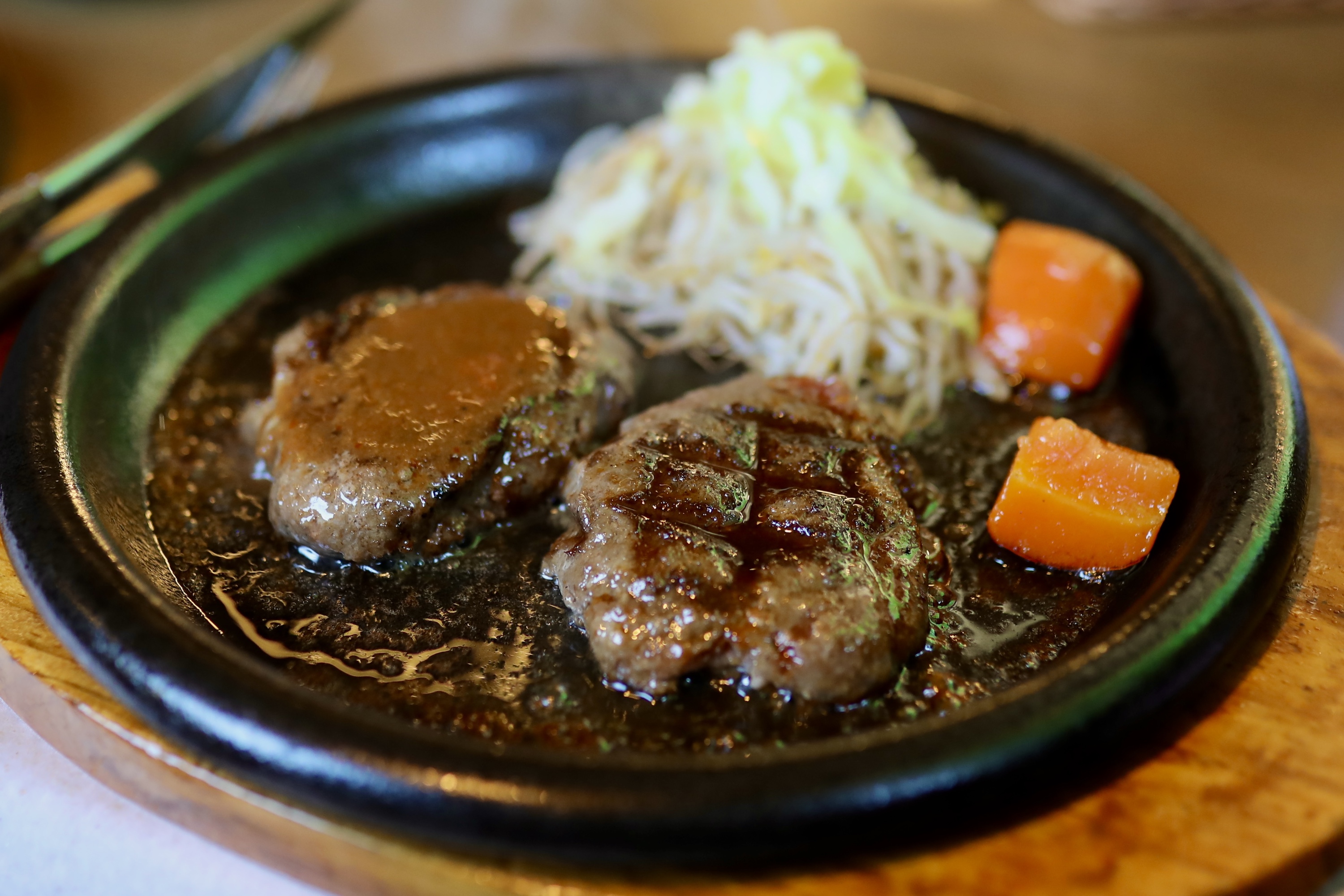 奇跡のハンバーグ あふれる肉汁最高に美味しいハンバーグの作り方家庭にある材料で誰でも簡単本格ハンバーグWhy a hamburger inJapan is the best