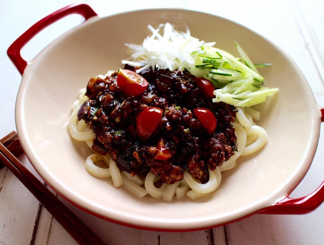 冷凍うどんで簡単☆釜揚げ風ごまだれそぼろうどん