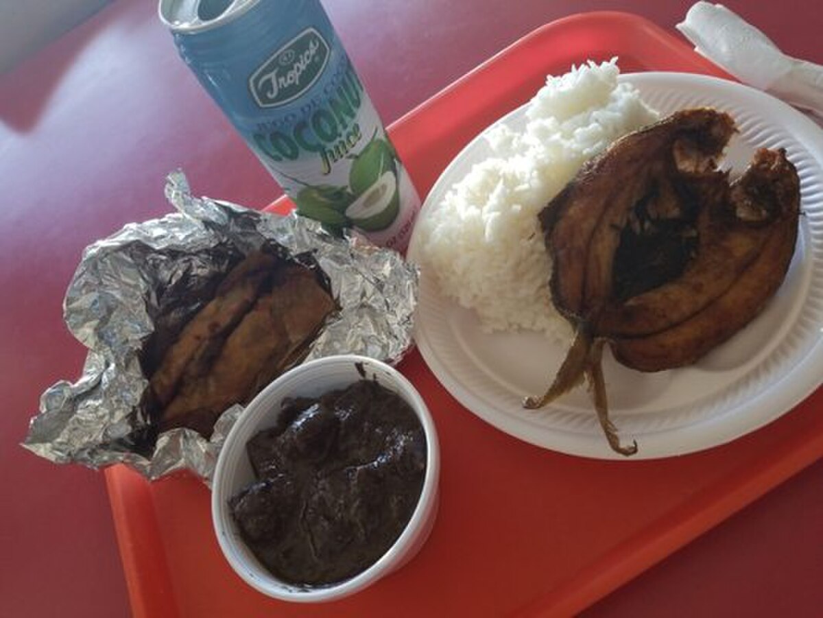 Dinuguan ディヌグアン 今日の夕飯はお友達からいただいたディヌグアン。ディヌグアンは豚の血で煮込んだ料理。今回は心臓とホルモンを煮込んだそうです。おいしくいただきました。フィリピンショップに行けば、豚の血を買うことができます。でも私は作ったことがないです