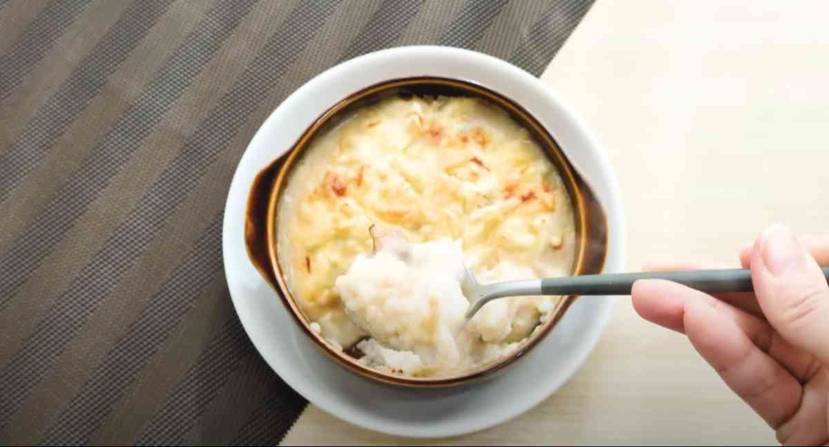 めっちゃ便利」「おいしいし簡単」業務スーパーで見つけた『魔法のソース』白米にかけるだけでドリアが作れるの！ 実食レビュー