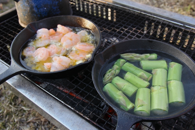 壱岐産アスパラガスの美味しい食べ方。ア巻きです。ア巻きのアは、もちろんアスパラガスのアです。 アスパラ ガス 卵焼き 田舎暮らし にわとり 自給自足 許斐農園 壱岐 ア巻き 壱岐産