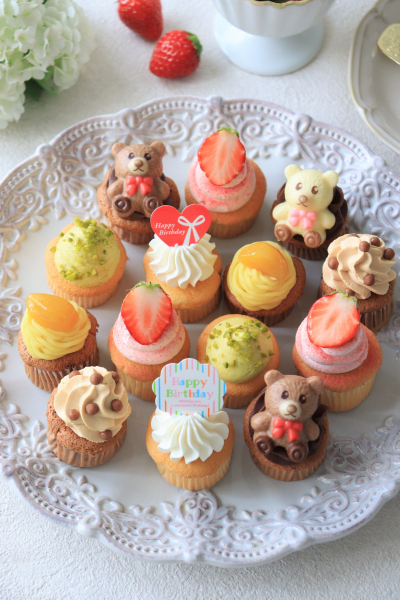 最強可愛い 混ぜるだけ！甘酸っぱさがたまらないෆ苺チョコマフィン