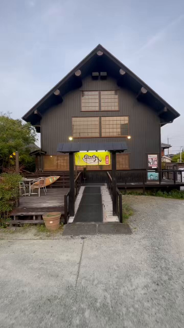 松阪市 「粉もん屋 八」奈良県発祥の大和流たこ焼!B級グルメ決定戦優勝のお店店内の様子・メニュ