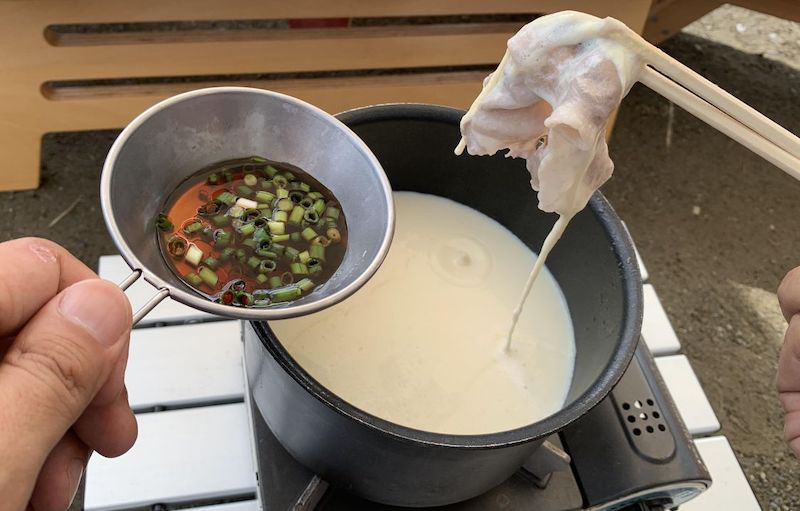 無調整豆乳をホットプレートに入れるだけ!簡単湯葉レシピカニかまで作る絶品カニ湯葉もkameyo 料理家 かめ代