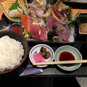 【庄内魚河岸酒場 潮彩】地元食材の創作料理がたくさん！予約が取れない人気店に突入！【鶴岡の居酒屋全部行ぐ。】