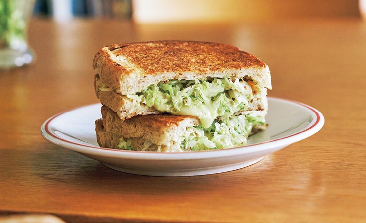 キャベツとささみのハニーマスタードチキンサンド