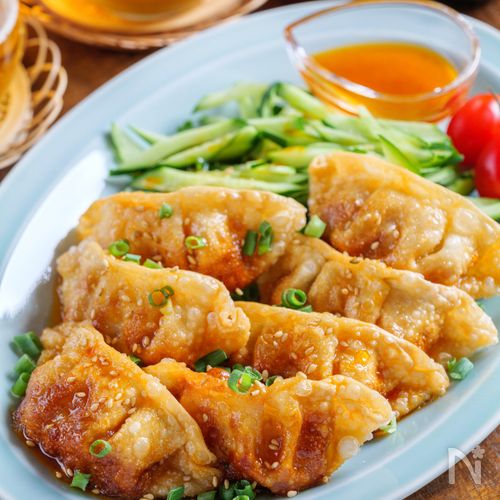 冷凍餃子は揚げても大丈夫?初心者でもカリッと成功する極意とはフードストックラボ:冷凍・保存食品・非常食ナビ