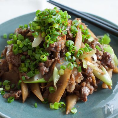 🌸🍑 お弁当作り*24 牛肉と玉ねぎの炒め煮弁当🐂 牛切り落とし肉・玉ねぎ卵焼き チンゲン菜とにんじんのソテー 大根の甘酢漬け ミニトマト obento 簡単おかず☆