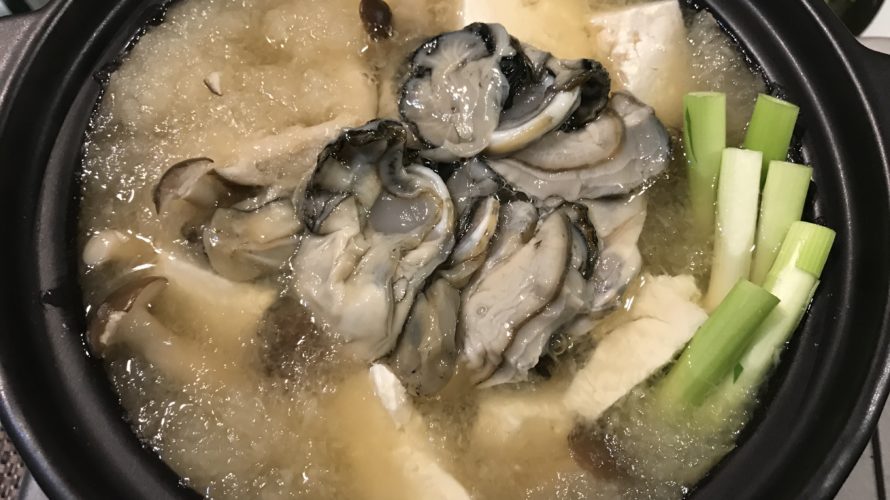 牡蠣で贅沢！めちゃうま白菜鶏がら鍋