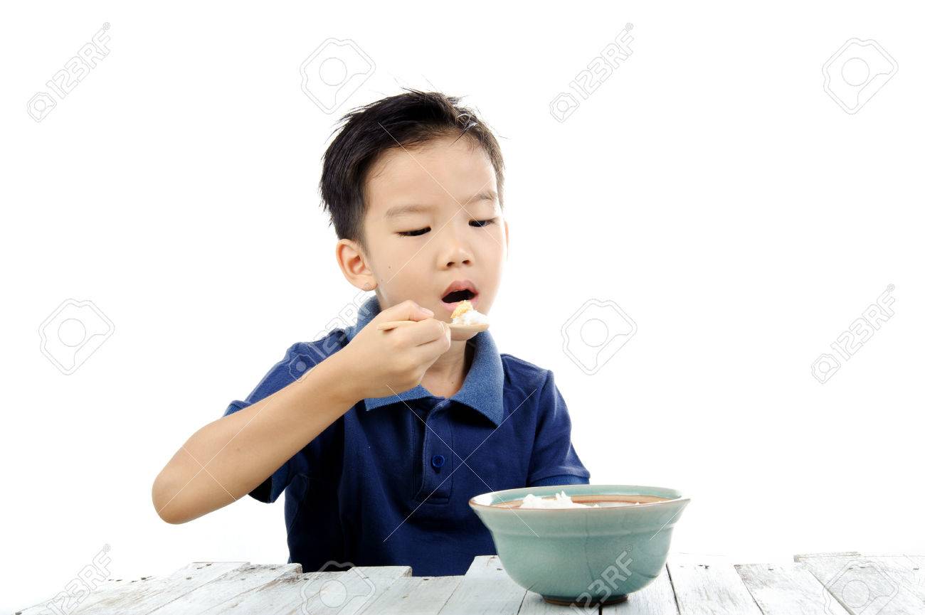 ネパール人「手で食べるべきカレーをスプーンで食べるのは日本のおにぎりをスプーンで食べるようなものだよ」ロケットニュース24