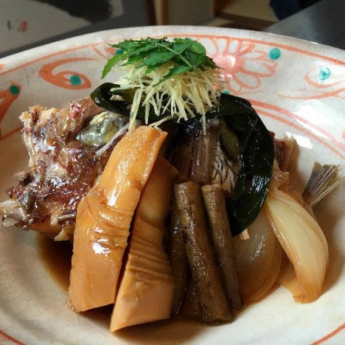 魚のアラの煮物