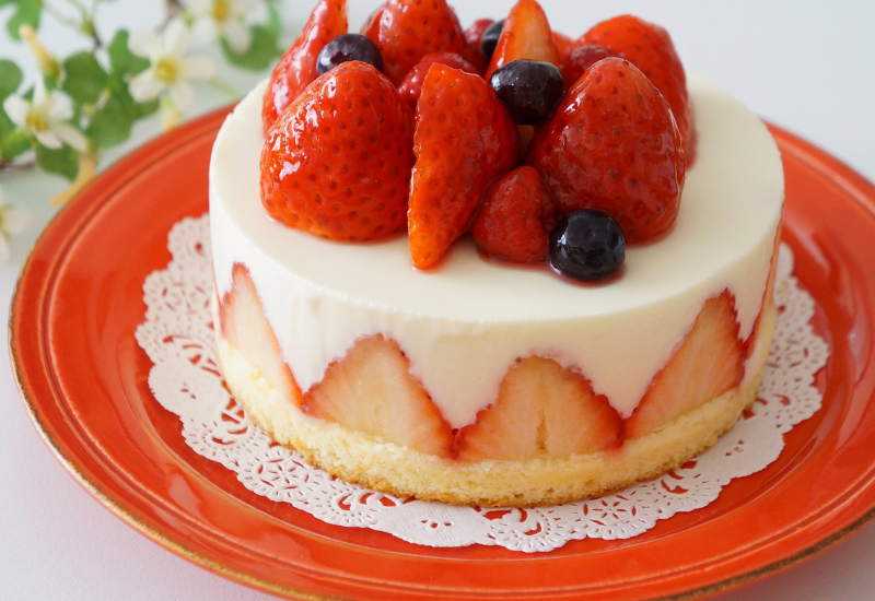 楽天市場写真プレート付きレインボーケーキ５号 15cmホールケーキ デコレーションケーキ 写真ケーキ 誕生日ケーキ バースデー ケーキ ホールいちご レインボー 虹 かわいい 可愛い おしゃれ お取り寄せスイーツ 子供の日 クリスマスケーキ 冷凍 バースデー