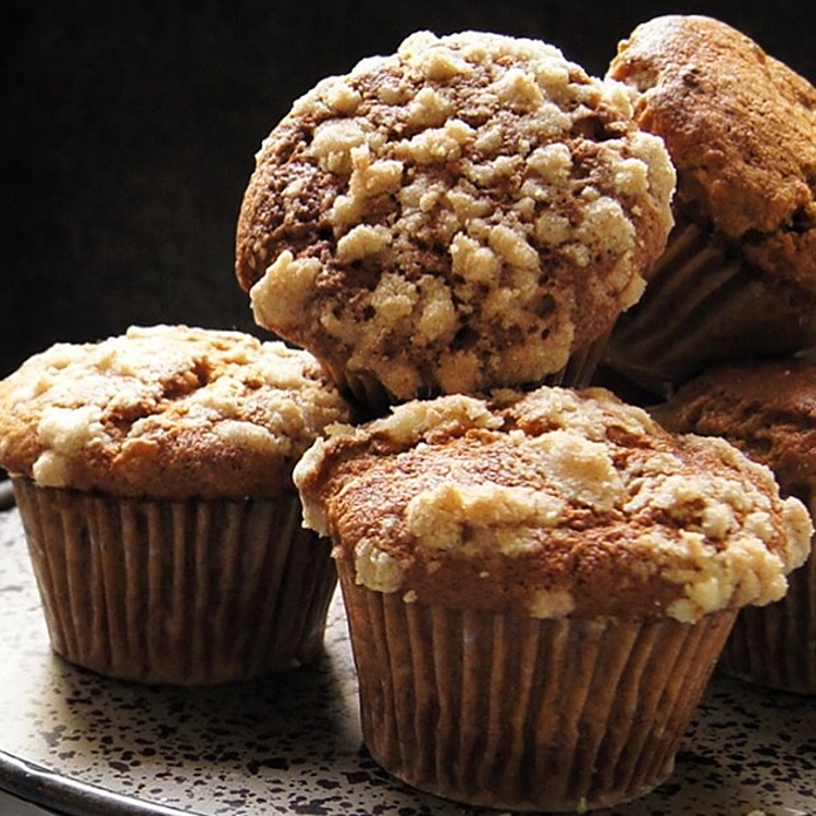 ラズベリーとホワイトチョコの春色マフィン