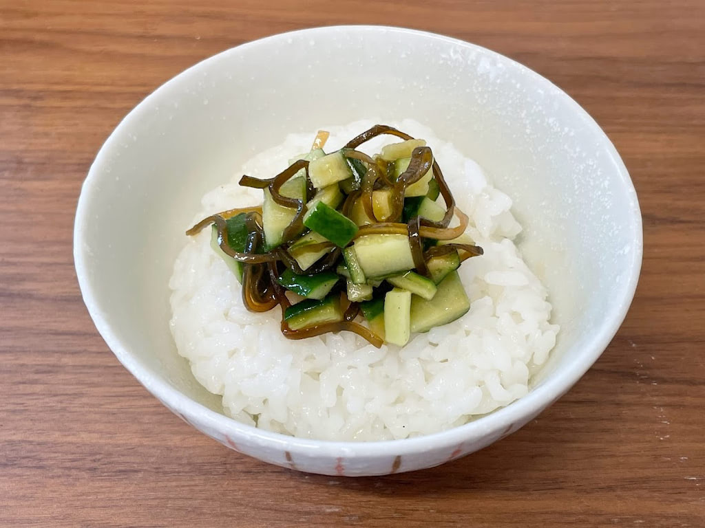 さっぱりおいしい！ 白だしできゅうりの一本漬け