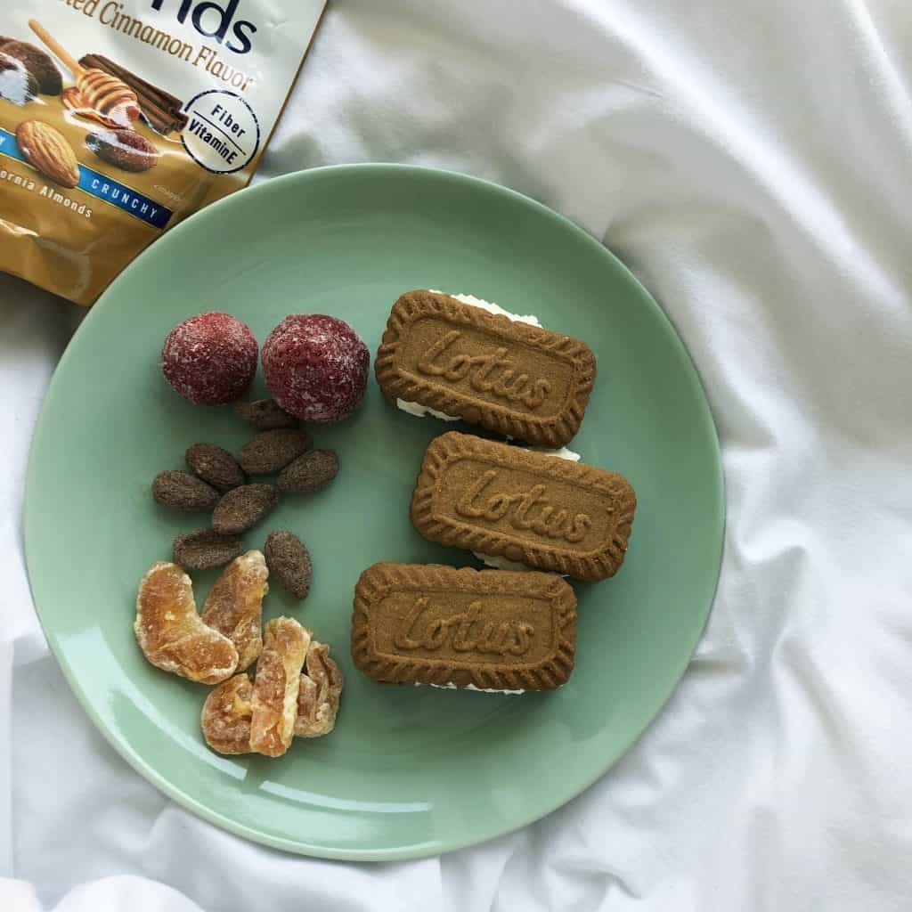 ロータスクッキーを使ったアレンジレシピ🍪』 普通に食べても美味しいロータスクッキー🍪 アレンジでまた別の味に！ ぜひ参考にしてみてね✨✴︎—————✴︎—————✴︎ ▶️▶️掲載する写真を募集中📸 カワイイ写真が撮れたら、@velle.jp をタグ付けするか、ハッシュタグ