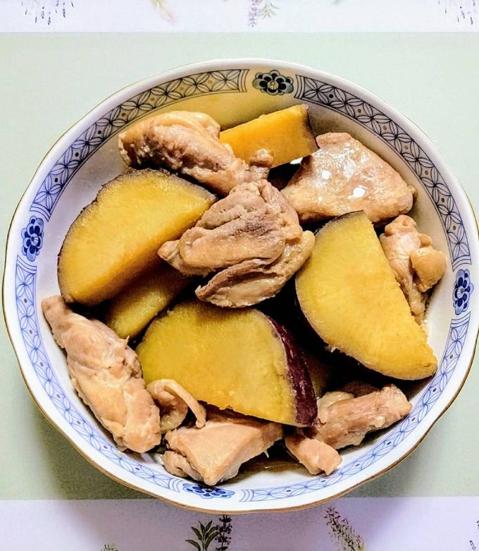 さつまいもとにんじん鶏肉の煮物