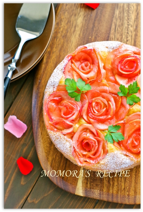 浅井商店オリジナルマフィン型で焼いた、りんごの赤が華やかなローズカップケーキのレシピ かっぱ橋お菓子道具の浅井商店