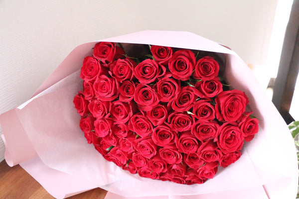 バラの切り花を長持ちさせるお手入れ方法、花言葉、特徴は? – 花・花束の通販サイトHanaTaku