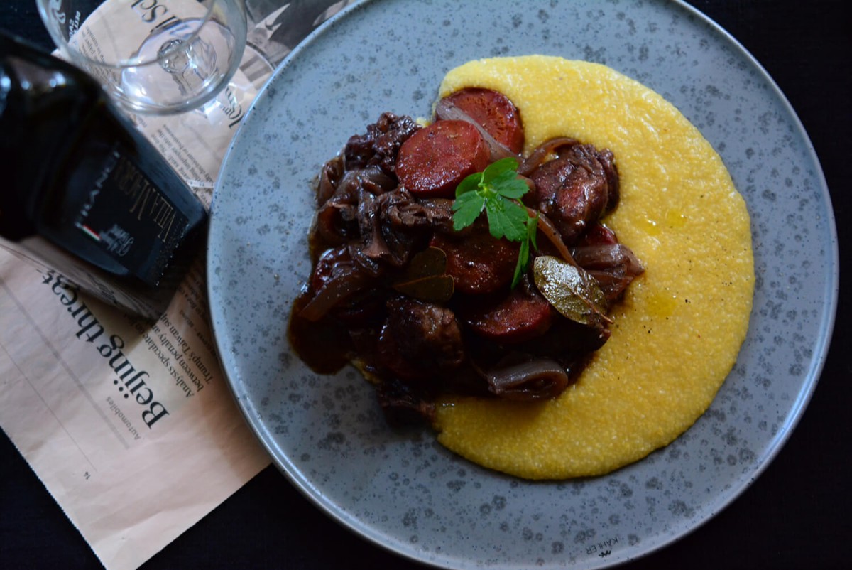 鶏肉の赤ワイン煮 素材の旨味がギュッ