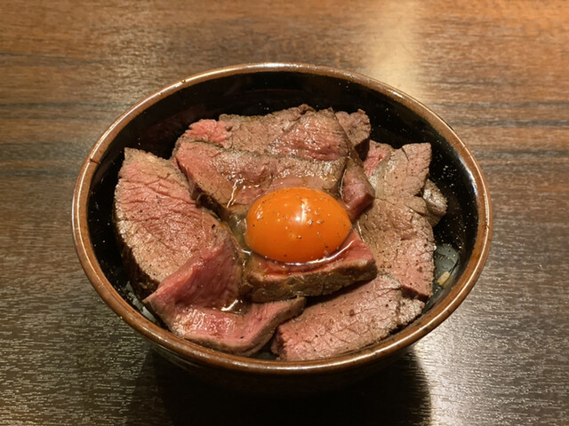 神崎のナナメ読み: 「ぜんてい 新潟駅南店」で、インスタ映えする「ローストビーフ丼ランチ」を食べる