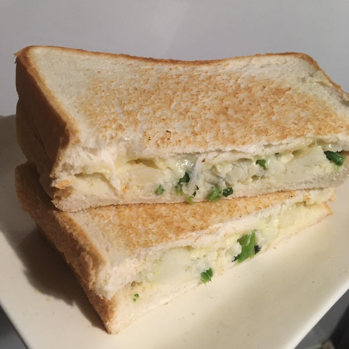 ベーコンとポテトのホットサンド