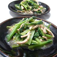 小松菜と鶏胸肉のオイスターソース炒め」クラシル