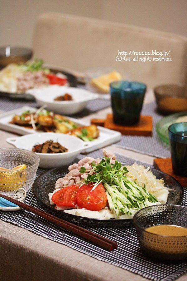 冷やしうどん🍚@asapon.tv さんの投稿をお借りしました！ 夏のぱぱっとメニュー 『キッズ冷やしうどん4選🥢』 のせるだけで超かんたん♩暑い夏にぴったりです。 大人は分量増やして、親子でどうぞ☺️ ￣￣￣￣￣￣￣￣￣￣￣￣￣￣￣￣￣￣￣ 目次📖 ①サラダチキン