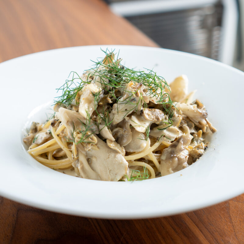 アサリ缶とフレッシュ・バジルのパスタRun to be sober