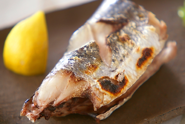 トビウオ 飛魚 とびうお の目利きと料理 : 旬の魚介百科