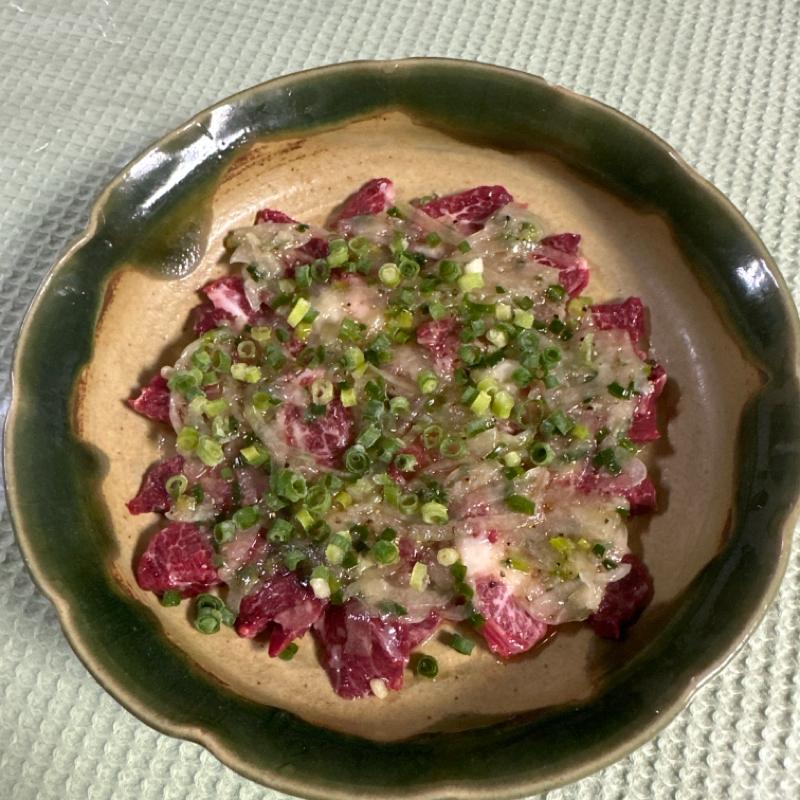 馬刺しは玉ねぎで