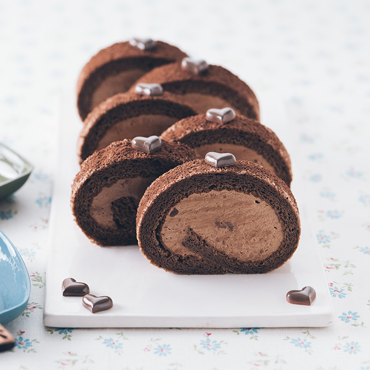 バレンタインチョコロールケーキ～コーティング用チョコで手軽に☆