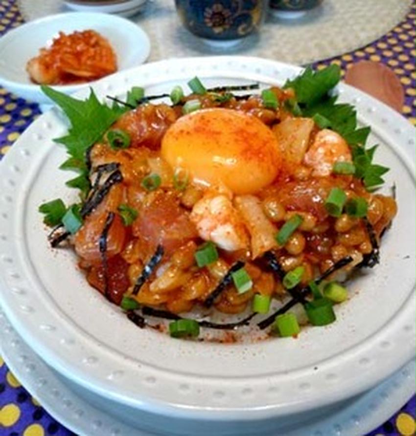 サーモンのユッケ