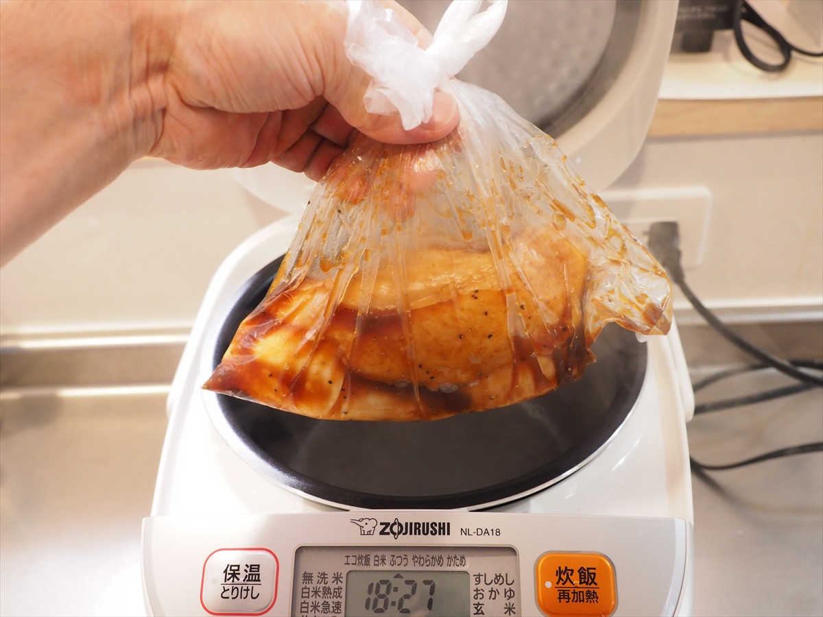 レシピ 保温モードで放置するだけ！炊飯器で簡単に作れる極旨「鶏コンフィ」4yuuu