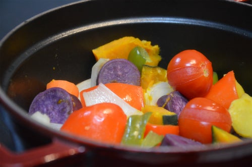 チキンと野菜のストウブ蒸し - 油屋ごはん