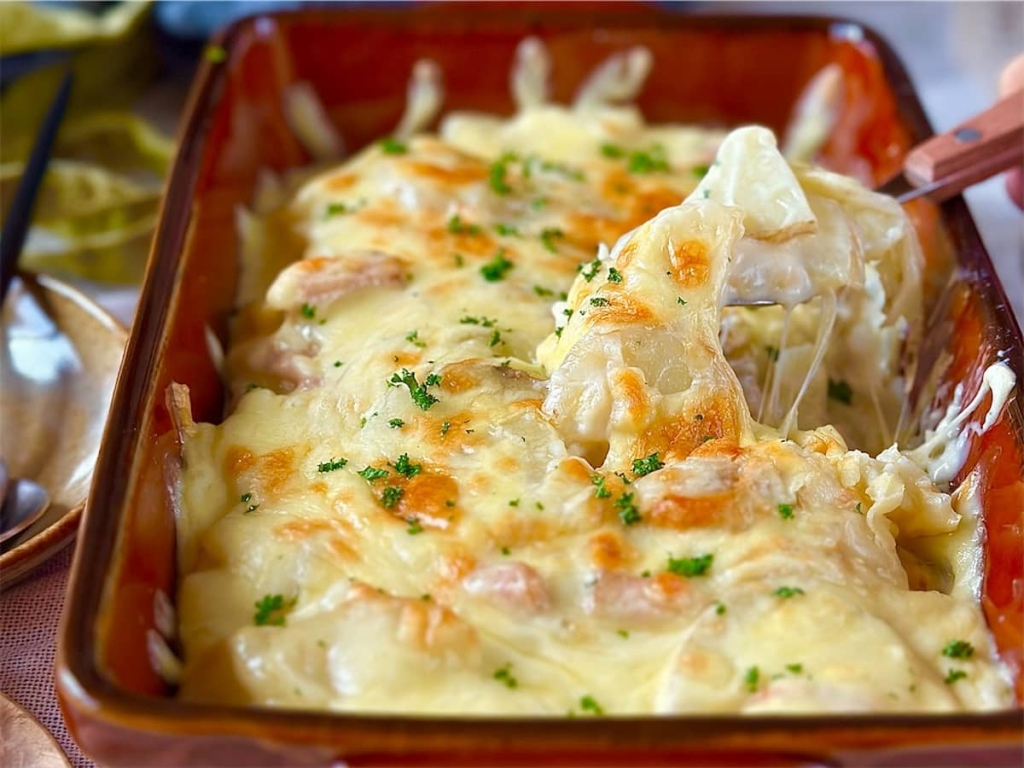 モッツァレラチーズのジャガハムグラタン