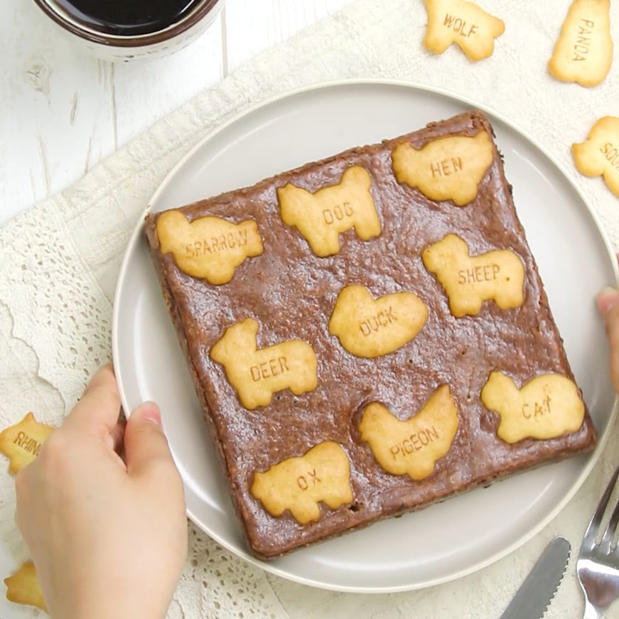 重ねて塗るだけ！絶品マリービスケットのショートケーキ