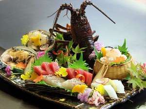 秋が旬の、おいしい「伊勢海老」を味わい尽くす！ 東京の名店3選 │ ヒトサラマガジン