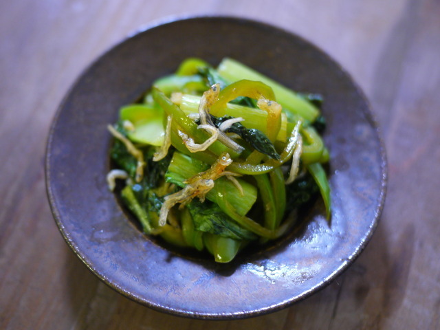 豚肉とシャキッと小松菜スタミナ味噌炒め 少ないお肉で満足