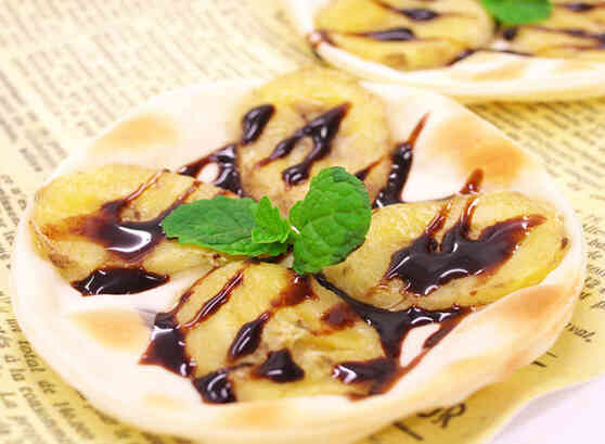 手作りスイーツ 簡単なのに本格デザート！チョコバナナピザ