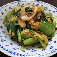 チンゲン菜と卵のオイスター炒め