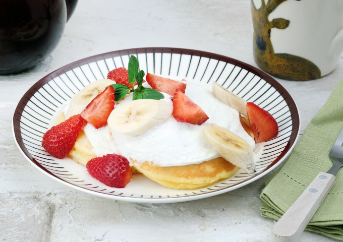 ヨーグルトと卵だけ 安くて低カロリーなチーズケーキ！クリームチーズも生クリームも、粉も使わない