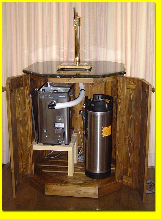 流行らして下さい！缶ビールタワーの作り方？変なおじさんとバイクでキャンプ