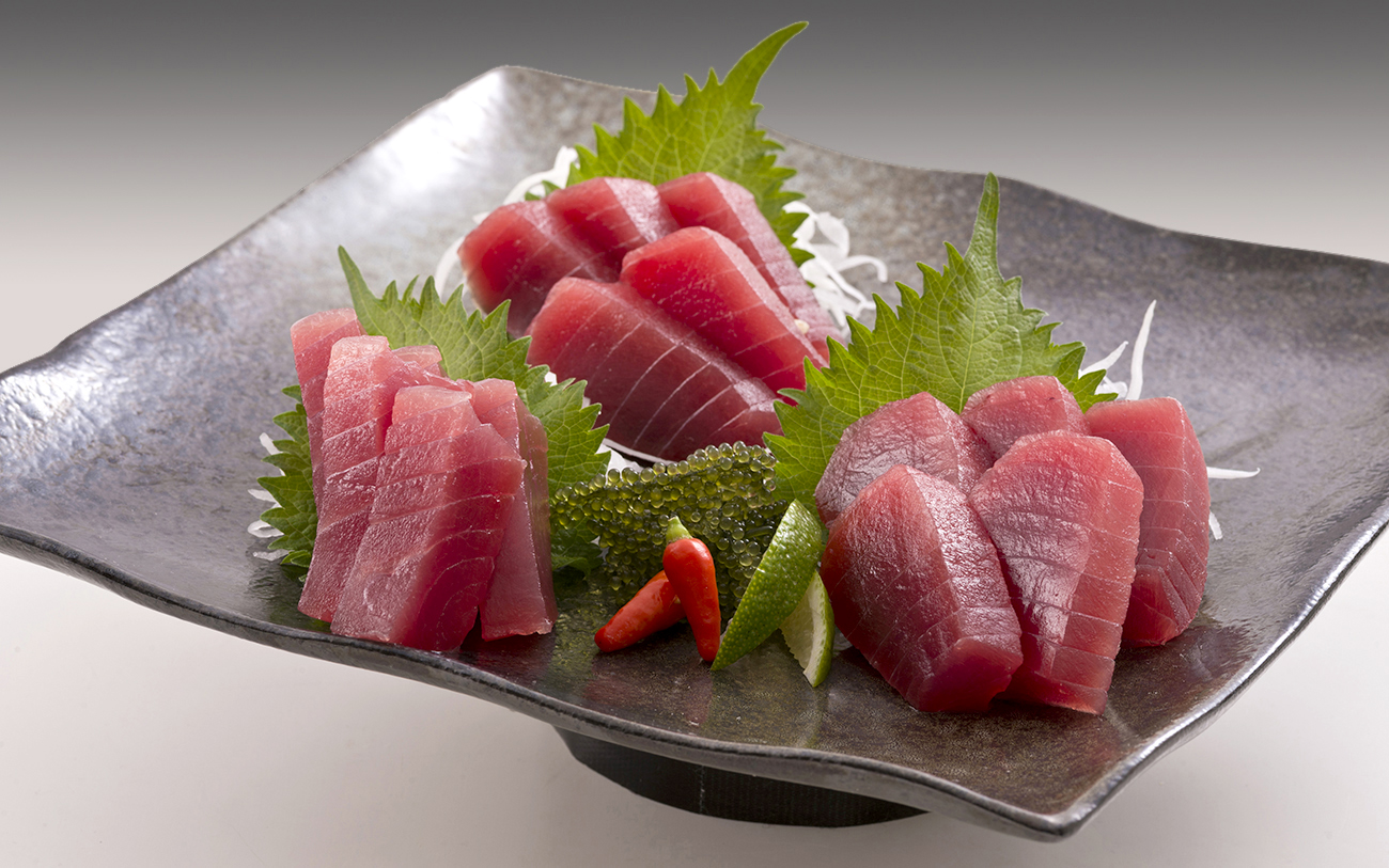 サーモンの刺身 平切り・削ぎ切り の切り方