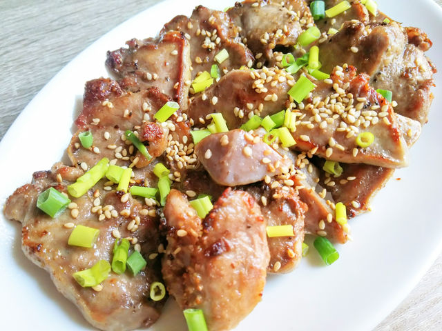 焼肉店仕込み！豚タンのニンニク塩ダレ焼き