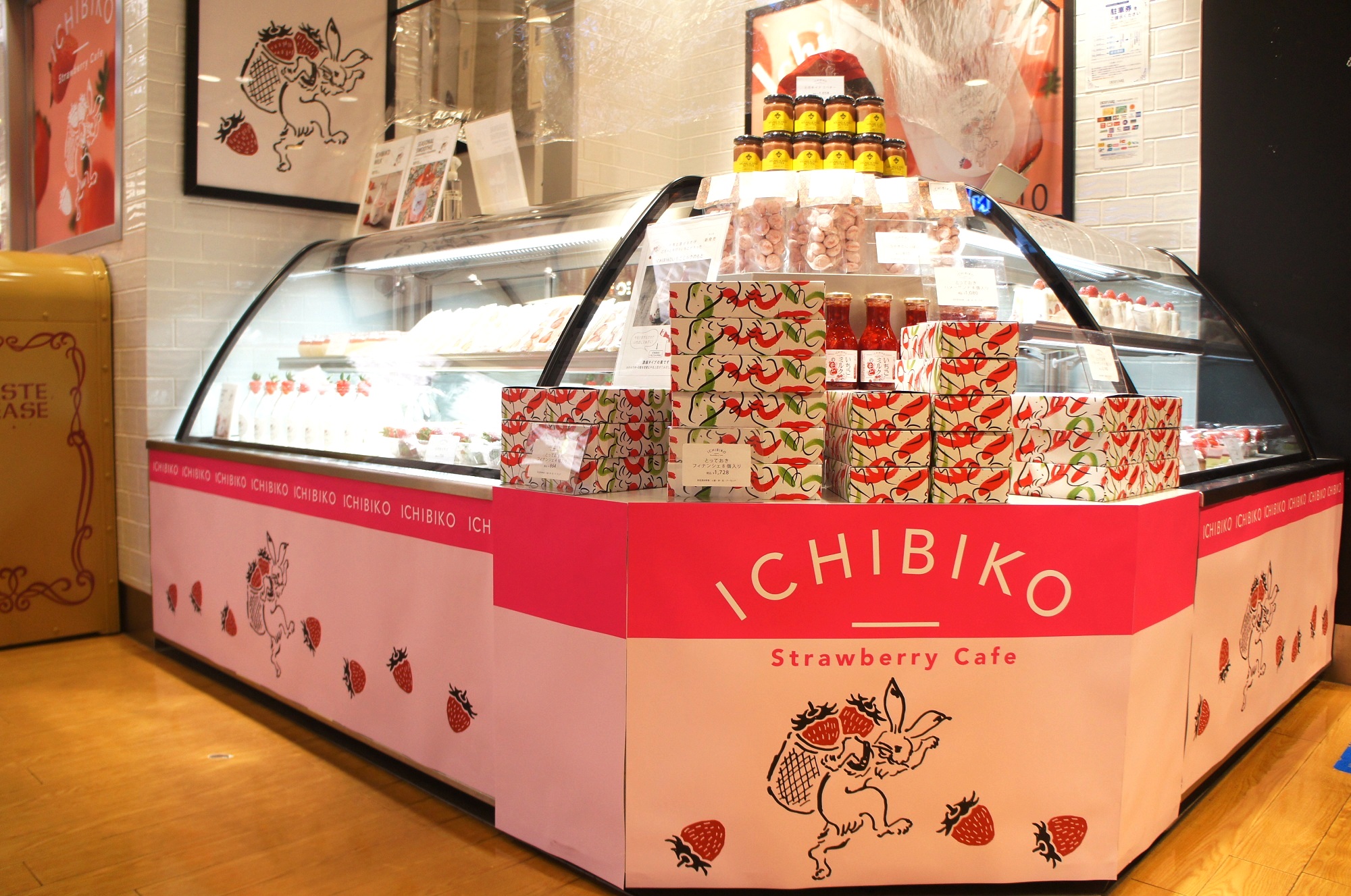 イクスピアリに新オープン！いちごスイーツ専門店ICHIBIKO。私もディズニーが好き❣️